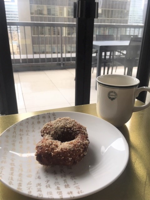 cindygallop's tweet photo. Happiness on a grey rainy Friday morning at #theskyapartment is @davidchang @momofuku Ko Black Pepper & Parm doughnuts for breakfast on an #AlanChan https://t.co/NFUwgra1lJ plate with coffee in my @raffleshotels @RafflesHotelSIN mug #skyapartmentlockdown https://t.co/pRHmF4nO89