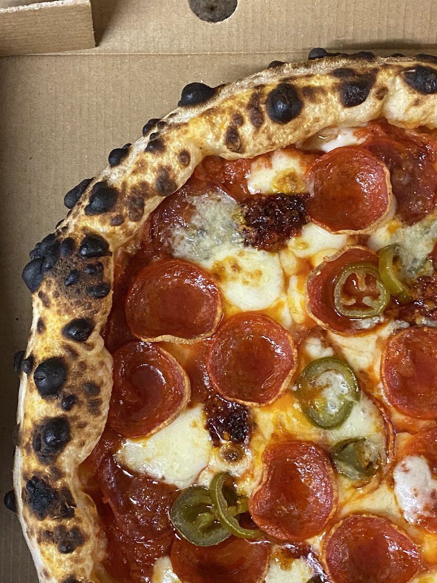 Thedoughthrower's tweet photo. My pizza desire today - Tomato, fior di latte, pepperoni, spicy Napoli salami, nduja, jalapeño, Gorgonzola - drizzled in our own chilli oil... 🤩😋

#instagood #foodie #gorganzola #pizza #pepperoni #chilli #firebaked #delicious #pizza #delivery #cardifflife #pizzaria #pizzatime https://t.co/S8TW7qhjKE