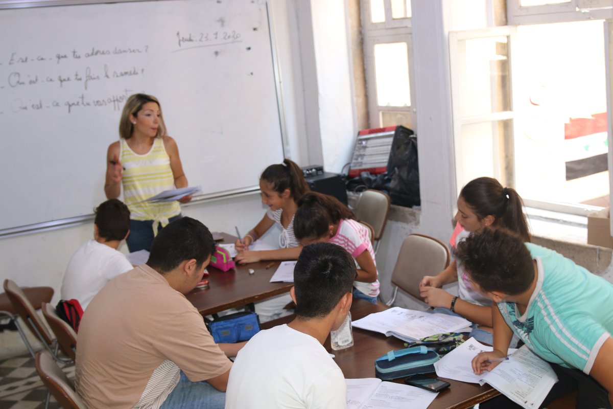 SOSCdOrient's tweet photo. 🇸🇾#ProjetsSOS en #Syrie - A #Alep la francophone, les enfants apprennent à parler français au centre SOS. Et vous ? parlez-vous l'arabe ?
#chrétiensdOrient https://t.co/NZbJgsBpBb