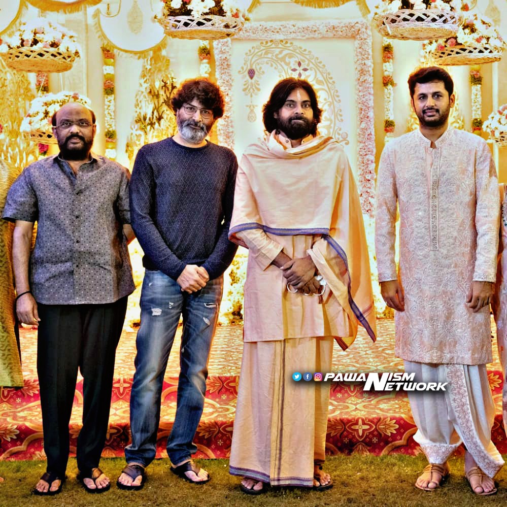 PawanismNetwork's tweet photo. Latest pic of @PawanKalyan 😍

#PawanKalyan | #VakeelSaab https://t.co/pV1cRp6WDv