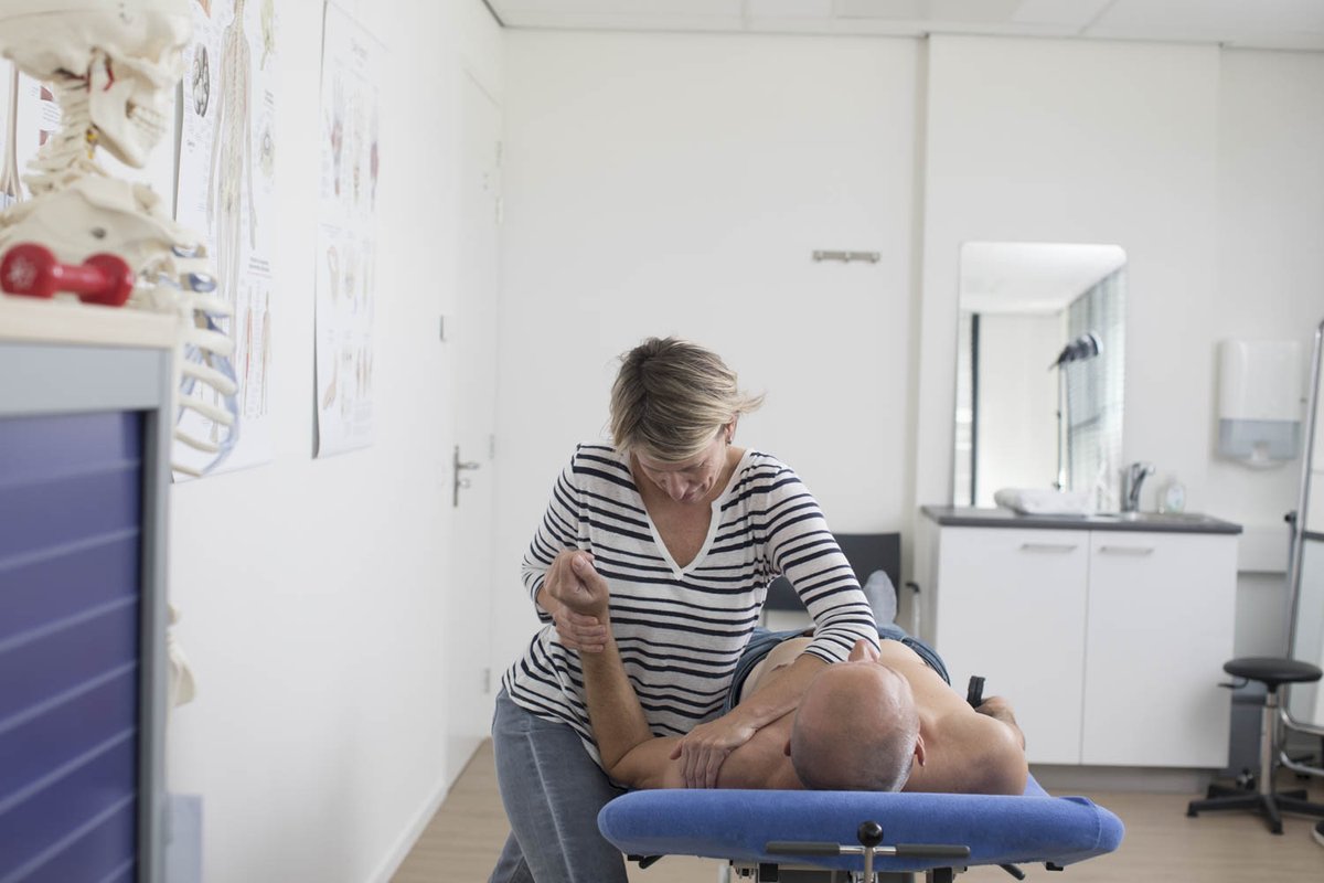 Voordat er gestart kan worden met een behandeling willen we graag eerst weten wat de diagnose is. Dit vinden wij belangrijk bij <a href="/ibcamstelland/">Schouder Centrum IBC Amstelland</a>.

De manueel therapeuten zullen niet zomaar een behandeling inzetten zonder duidelijke aanleiding van uw klacht.#manueletherapie #manueel