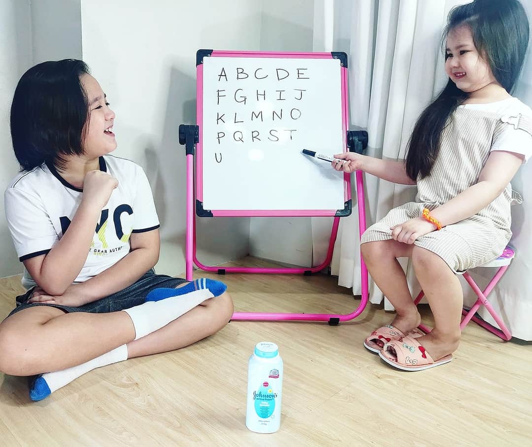 Iamnhikzycalma's tweet photo. (repost)@Iamnhikzycalma
Enjoy learning today with my kuya Nhikzy Calma π₯°β₯οΈ
Feeling so Fresh with JOHNSON'S baby baby POWDER β₯οΈπ₯°
#PreskoBango
#FreshnessReminder
#Goldtoe
#MooseGear #MooseGirl
#moosegearkids
#NhikzyCalma
#Queenzycalma @johnsonsbabyph @johnsonsbaby https://t.co/c7QRu9FANa