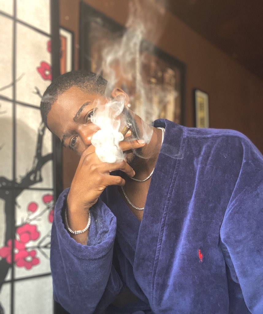 Leeeskiiii's tweet photo. Wake &amp; bake 💨 https://t.co/DuNXLqzQSA