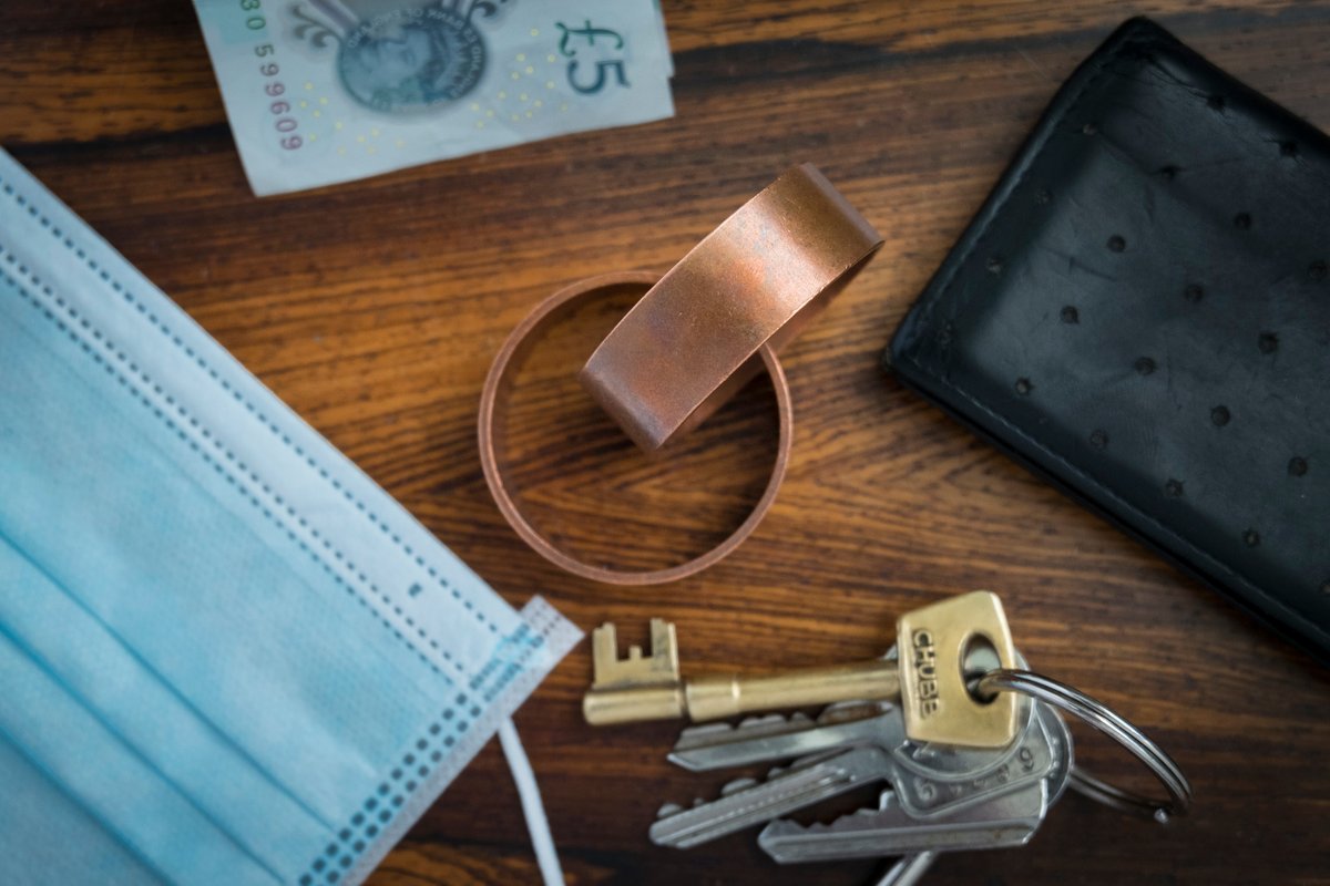 Touch29copper's tweet photo. Keys ✔️ Wallet ✔️ Mask ✔️ Twist ✔️
Make the Twist part of your everyday ∞
Buy now, at https://t.co/hjrMGoJcEC
#touch29 #copper #antimicrobial #virusprotection #coronavirus https://t.co/kyI6xL41JW