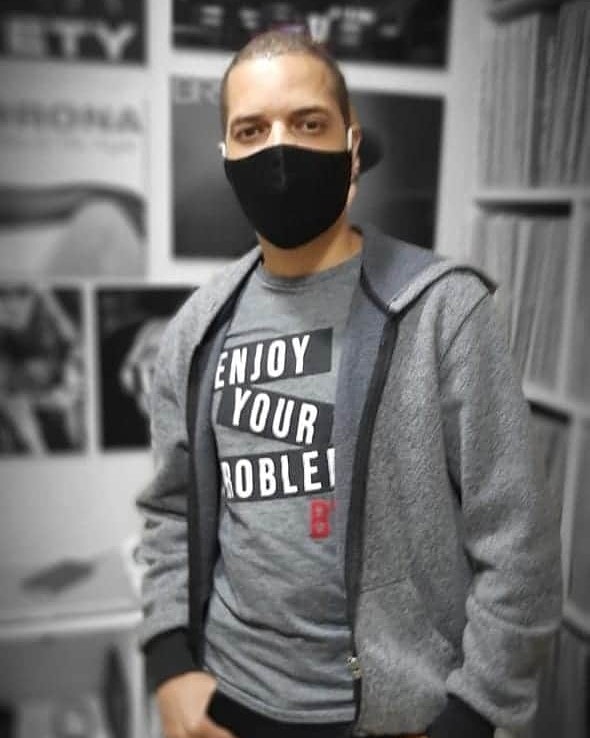 raffaeldj's tweet photo. É preciso se adaptar ao novo normal e algumas formas de agir no dia a dia...mais é só momentâneo, mantenha a fé, logo estaremos nos eventos, nas pistas, compartilhando, músicas, sorrisos e alegria!!!
#djlife #focoefé #musicismylife #djsfl https://t.co/JzqqZUebLt