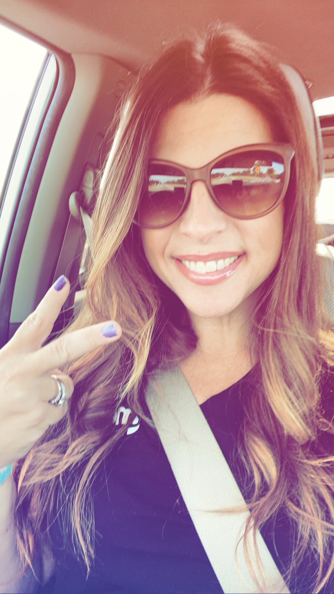 basketbowboss's tweet photo. #fridayflow #indybound #earlybirdgetstheworm #fastandfirst #greatlakesrock #metrobytmobile #thenewtmobile #FridayFeeling #purplelife #livepurple #Michigan #indiana https://t.co/42hVLvt9Dw