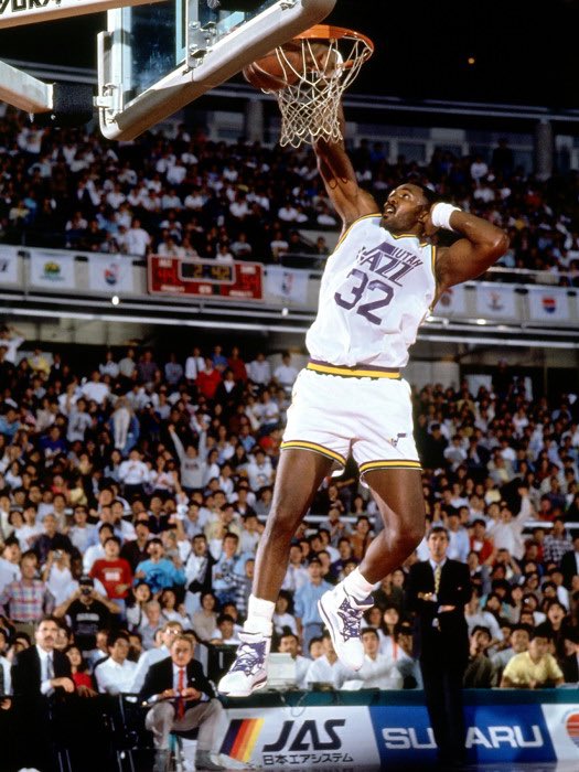 A big happy birthday to The Mailman, Karl Malone! 