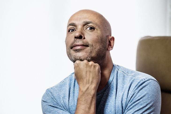 " Le moins dangereux, ça reste de vanner les catholiques."

👉Grand entretien avec Eric Judor dans #LaCroixlHebdo ce week-end, pour percer les secrets de son humour absurde et "enfantin". 

la-croix.com/Culture/Eric-J…