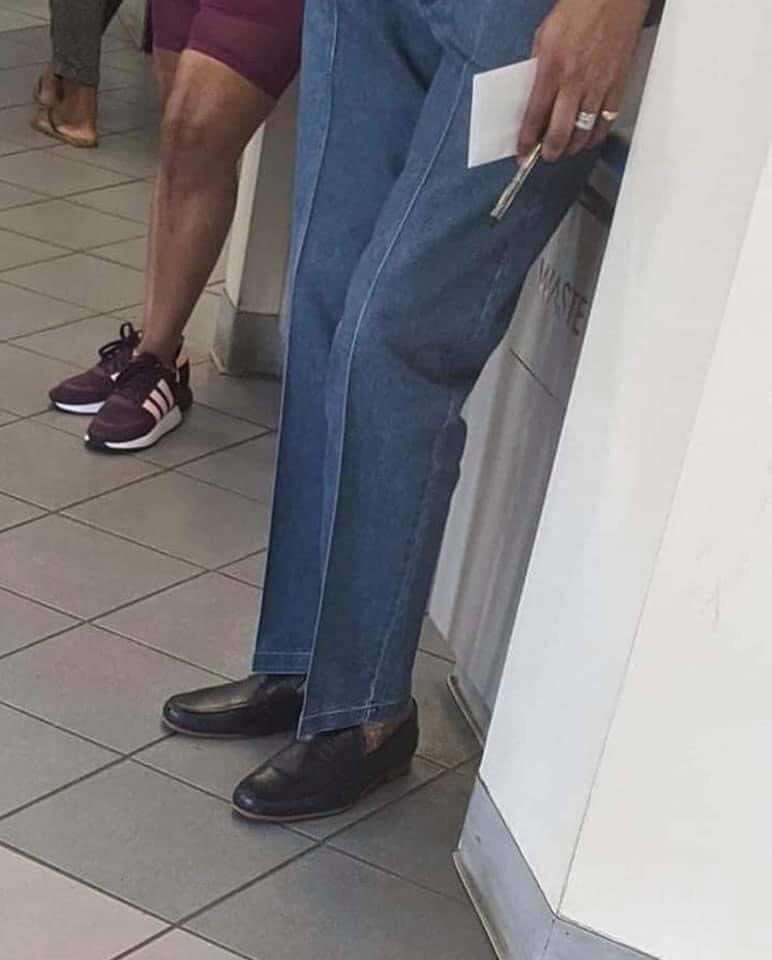 KGoganious's tweet photo. If you used Niagara Falls Starch when you ironed your jeans you old school.. https://t.co/g5orcyENWF