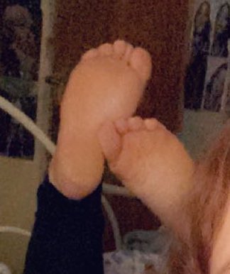 Mimi05982145's tweet photo. i need to make some sales on my feet

dm me to buy
paypal only

#feet #feetpicforsale #paypal #paypalonly #buy #sold #sell #sale #feetpics #foot #redtoenais #rednails #cutefeet #cute #nails #helpagirlout #isellpics #isellfeetpics #buythem #makingsales https://t.co/F23iG3wLVq