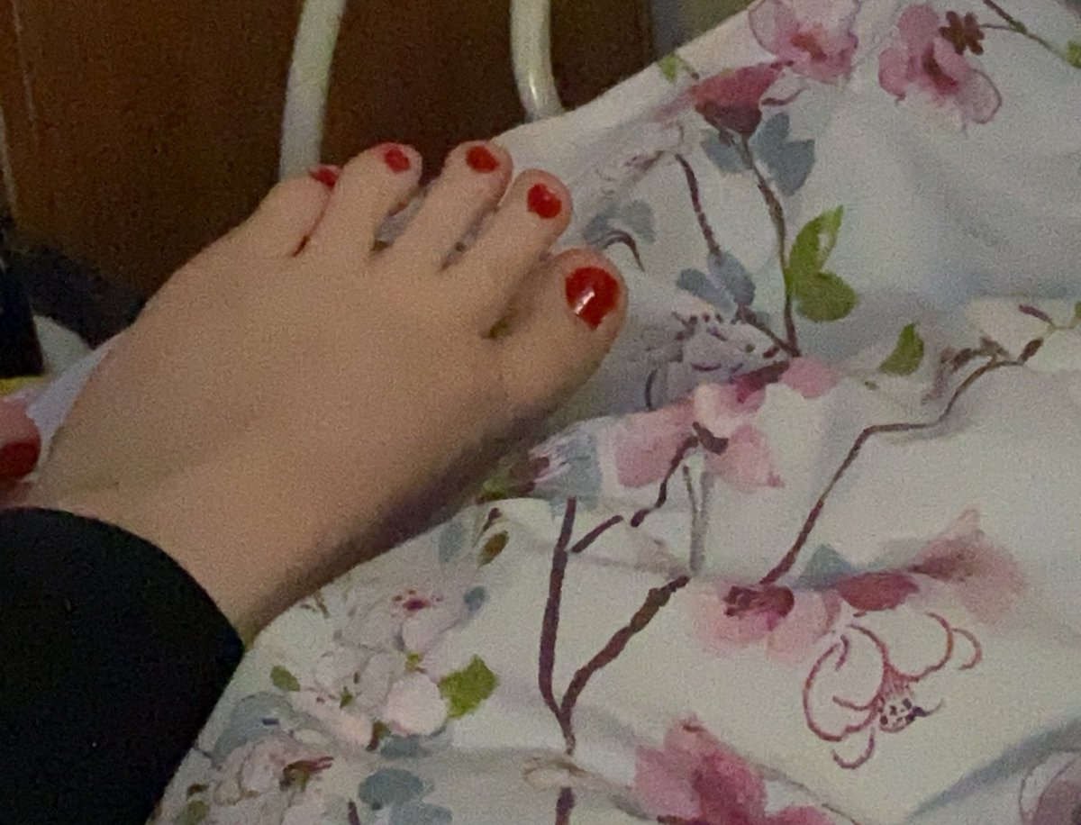 Mimi05982145's tweet photo. i need to make some sales on my feet

dm me to buy
paypal only

#feet #feetpicforsale #paypal #paypalonly #buy #sold #sell #sale #feetpics #foot #redtoenais #rednails #cutefeet #cute #nails #helpagirlout #isellpics #isellfeetpics #buythem #makingsales https://t.co/F23iG3wLVq