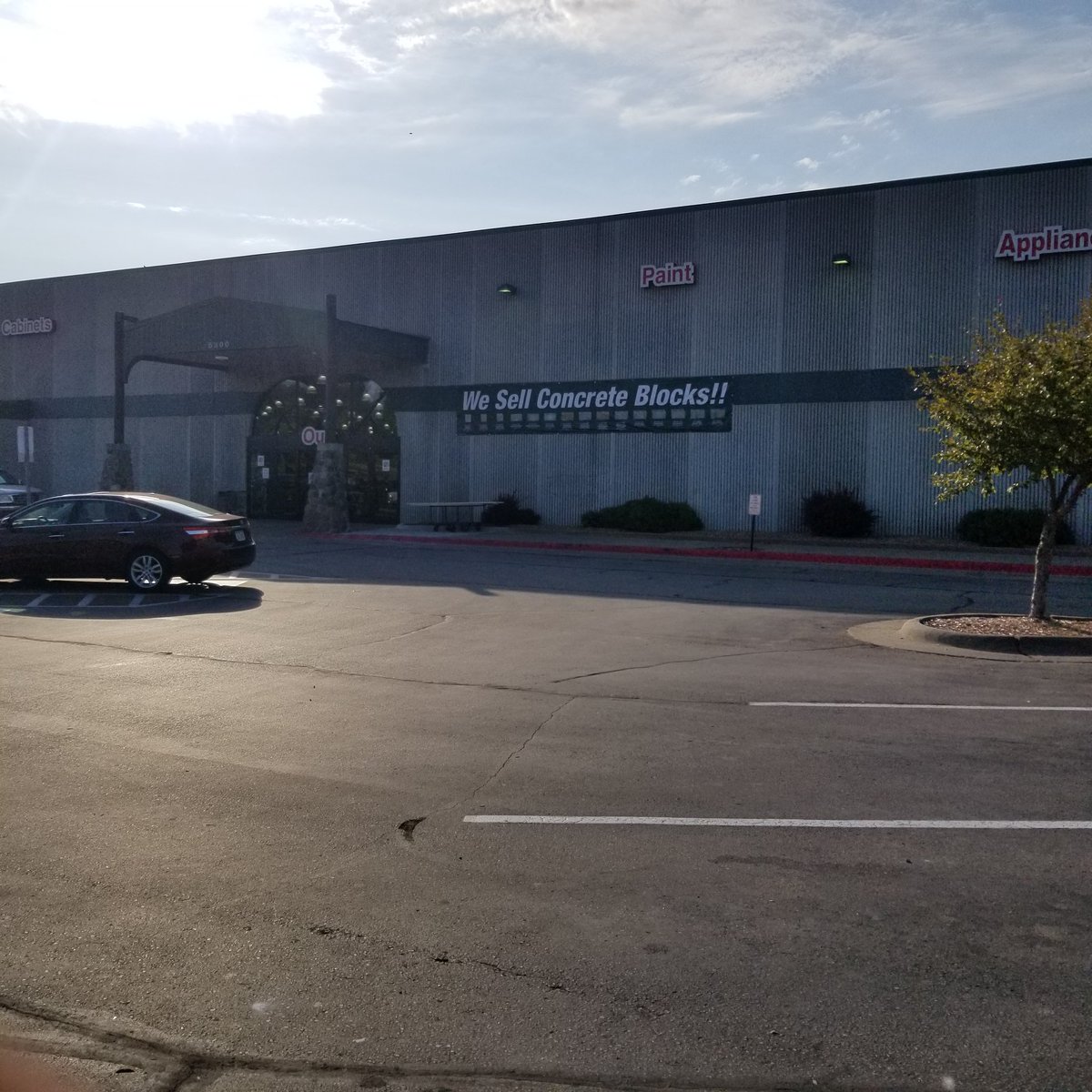HoschRobby's tweet photo. My home away from home... man I love Menards https://t.co/hjd0Mh9aV0