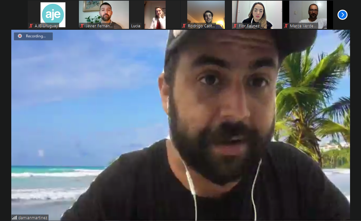 AJEUruguay's tweet photo. ¡Así fue ayer la charla #Reactvertising Cómo reaccionan las #marcas a sucesos inesperados a cargo de Damián Martínez desde Barcelona! Muchas gracias a él por compartir su experiencia y buena energía, a los #socios que participaron y a nuestros partners y empresas que apoyaron. https://t.co/8LtpnoEbuf