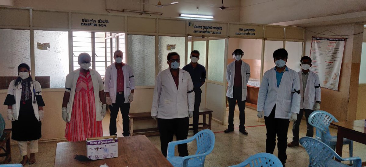 Indian__doctor's tweet photo. #covidwarriorsindistress
#covidwarriorsindistress
We demand arrest &amp; action against culprits involved in KC General Hospital &amp; Bealagaun violence incident on doctors @OfficialPmsf
@karnatakarda @DrHarjitBhatti @FordaIndia @ANI @the_hindu @UnitedRda @DrHVoffice
#blackbadgeday https://t.co/6TH4yXY4VF