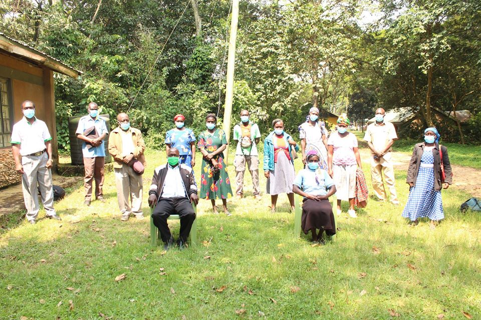 eco2libriumllc's tweet photo. #Eco2librium team and officials from Kakamega Forest Community Arm (KAFCCOA) in the first #agroforestry meeting with farmers of Buyangu village, shedding more light on the importance of incorporating the cultivation of #trees in agriculture. https://t.co/7CZNmE3Lsn