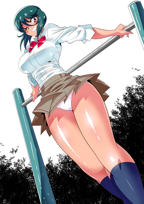 みどりのパツパツ制服姿。
学校の男子たちの間では「奇跡の豊満」と呼ばれている。 