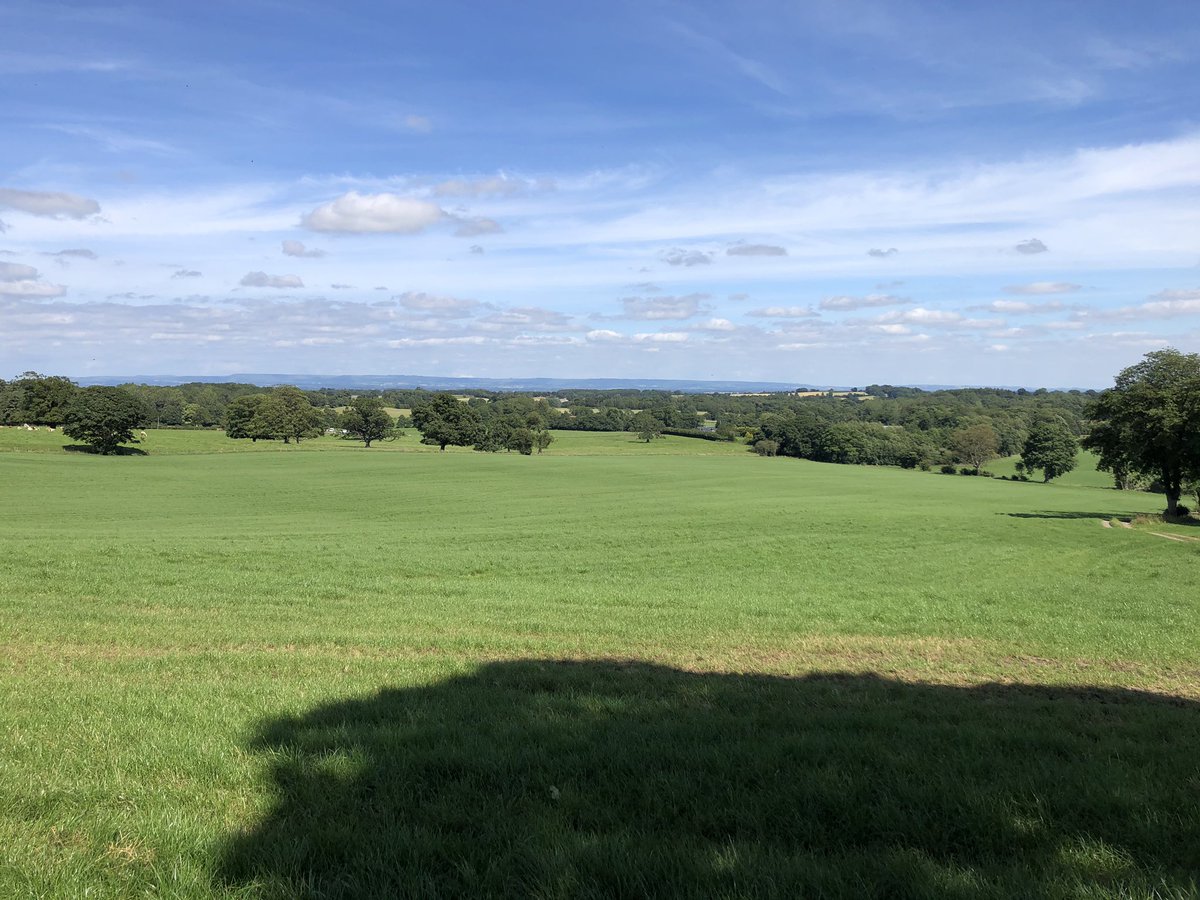Lunch at the Queen’s Head in Kirkby Malzeard as recommended by <a href="/farmcat1/">WestLeasCottages & 5van CL</a> We certainly needed the walk back to the <a href="/candmclub/">Caravan and Motorhome Club</a> CL afterwards! Nothing fancy, but real ale and good grub. And not a bad view on the walk back either.