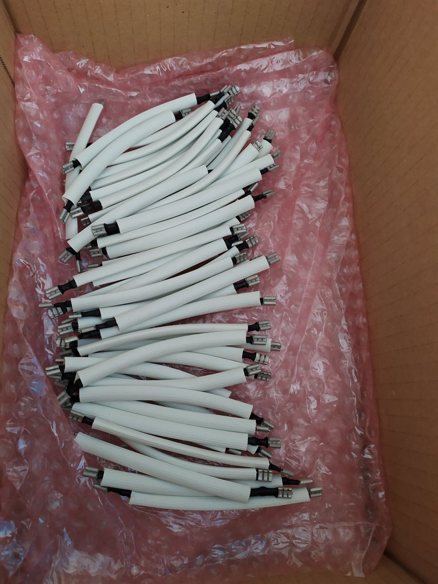 Nous venons de recevoir les cartes électroniques pour vos futures Jaren ! 🙌

Ça commence à se préciser ! Bientôt dans vos cuisines ! 😋

#durable #reparable #madeinfrance #zerodechet #zerowaste #innovation #soyonskippers