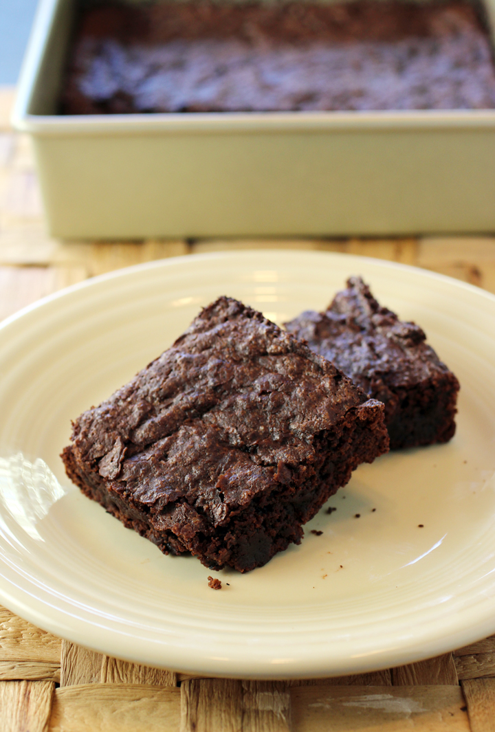 There's a little something different in this fudgy brownie mix that's gluten-free and vegan. <a href="/RenewalMill/">Renewal Mill</a> foodgal.com/2020/07/oaklan…