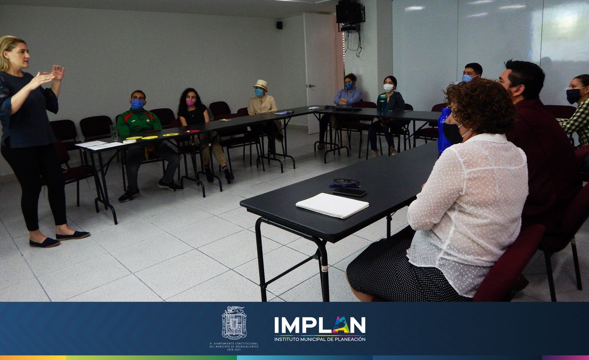 Con el propósito de identificar fortalezas y oportunidades para el desarrollo de la inteligencia emocional aplicada a la vida personal, social y laboral, se llevó acabo la capacitación “Desarrollo Emocional” en el Instituto Municipal de Planeación. #ImplanAGS2020