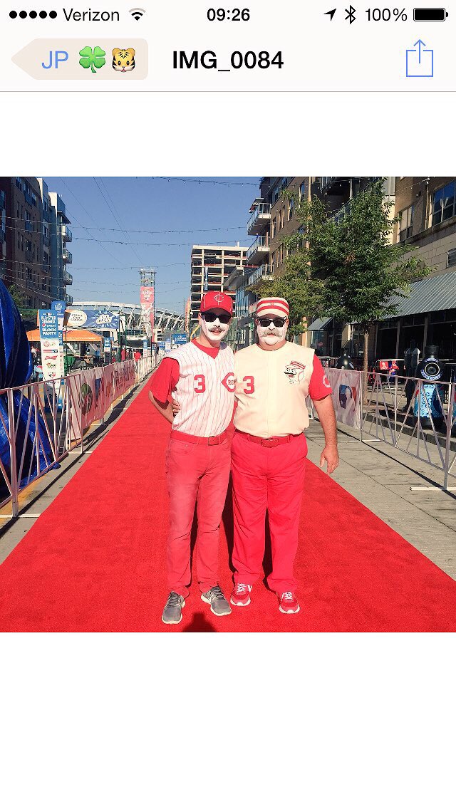 1general93's tweet photo. Take me out to the ball game🎶....I don’t care if I ever get back #virtualOPENINGDAY #GOREDS #REDLEGS #RedsOpeningDay https://t.co/kLYlqODxqi