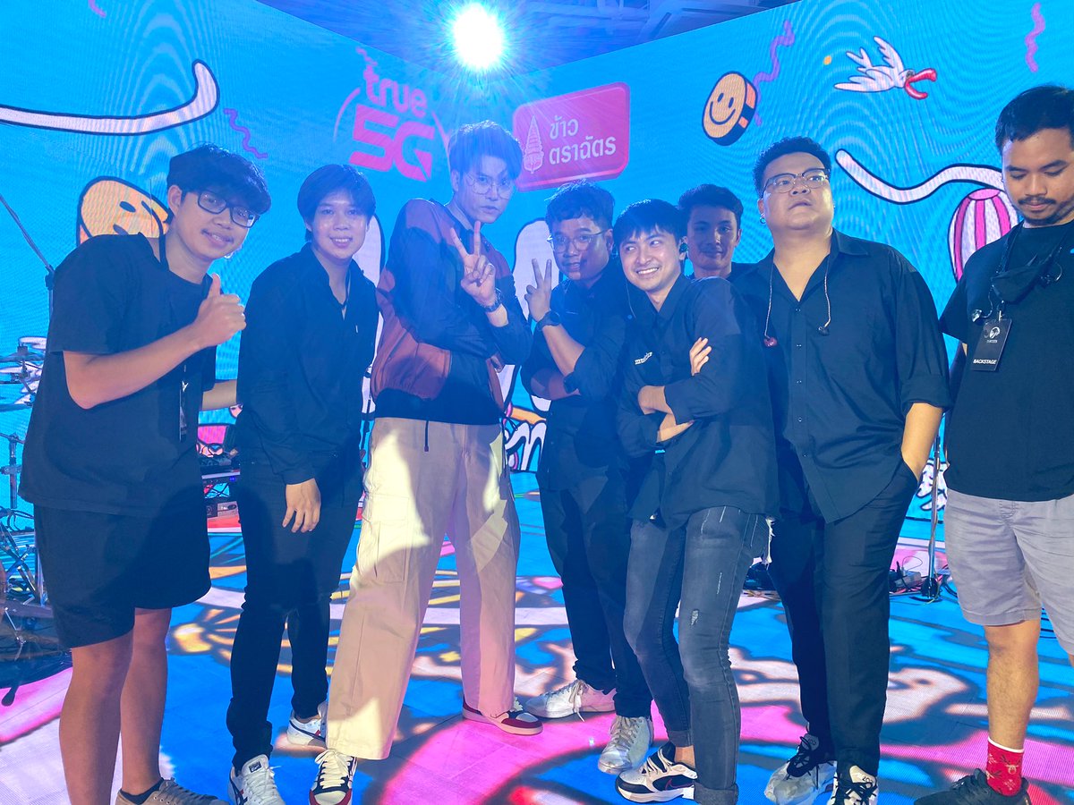 hydeoutnow's tweet photo. พรุ่งนี้แล้ว พึ่งซ้อมกันเสร็จ ตื่นเต้นมากๆค่ะ รมชมพร้อมกันพรุ่งนี้ที่หน้าจอ 14:00น. ผ่าน #TrueID ค่ะ 

#True5G #ข้าวตราฉัตร
#NontTanontItsYours Special Interactive Live 

#1DayToNONTItsYoursLive https://t.co/Gj9BkJbZIU