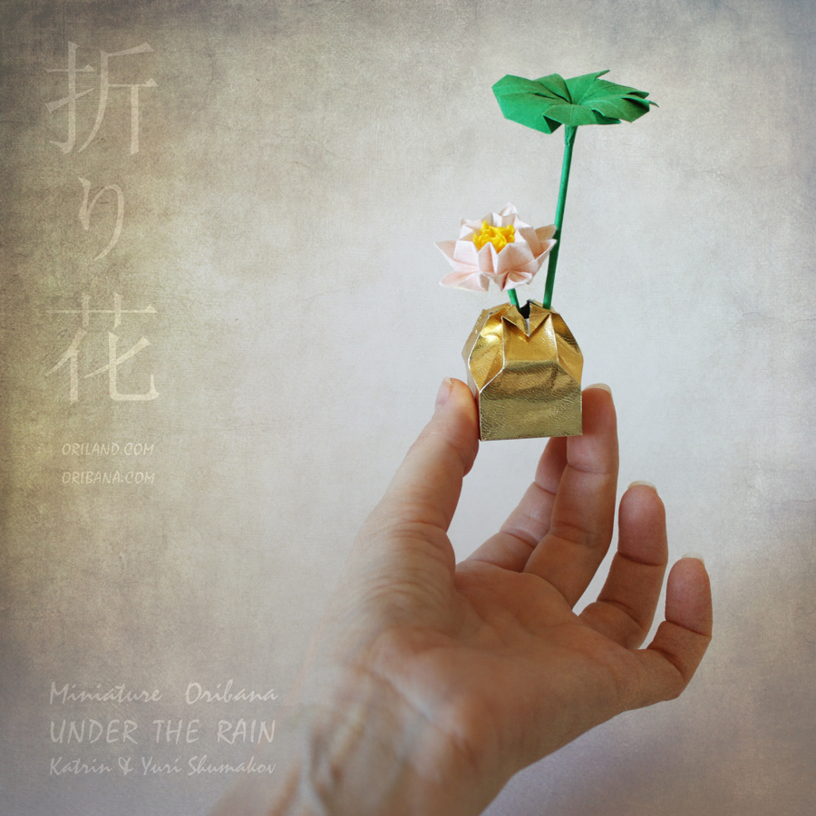 Oribana_Art's tweet photo. Mini #Oribana UNDER THE RAIN
ORIBANA CHARM collection
https://t.co/nQ9kT7B7fc
11 cm h
Starring #origami #designs are Katrin's Nymphaea Alba (ie Water Lily)& Yuri's Golden Vase.
Japanese handmade #paper #washi #MorikiKozo #paperfoil
Happy folding!
#ikebana #art #flowers https://t.co/gygRqniJVZ