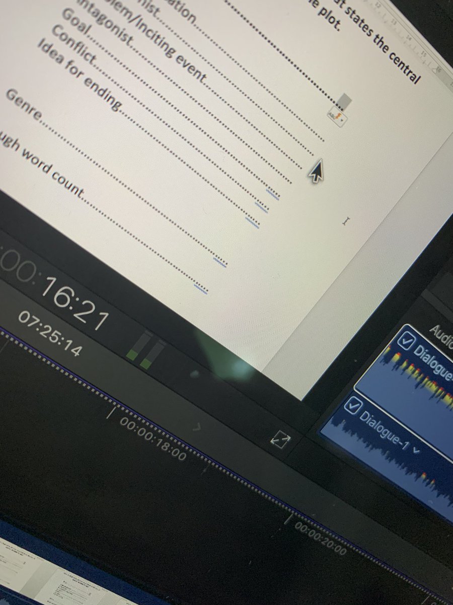 VickyJones7's tweet photo. Recording one of the videos for the online writing course that I can’t WAIT to bring out.... ! #BuildABook https://t.co/pNdSBvIB9f