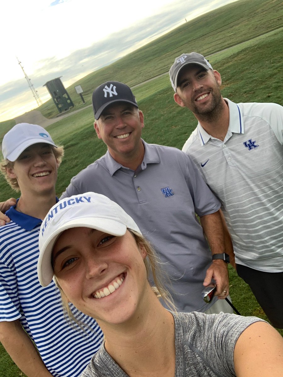 acrandall12's tweet photo. Gorgeous morning on the golf course. Can you guess which team my family cheers for? #BBN #WeAreUK @CrandallTodd @crandall_meghan https://t.co/cuxl6z0Fel