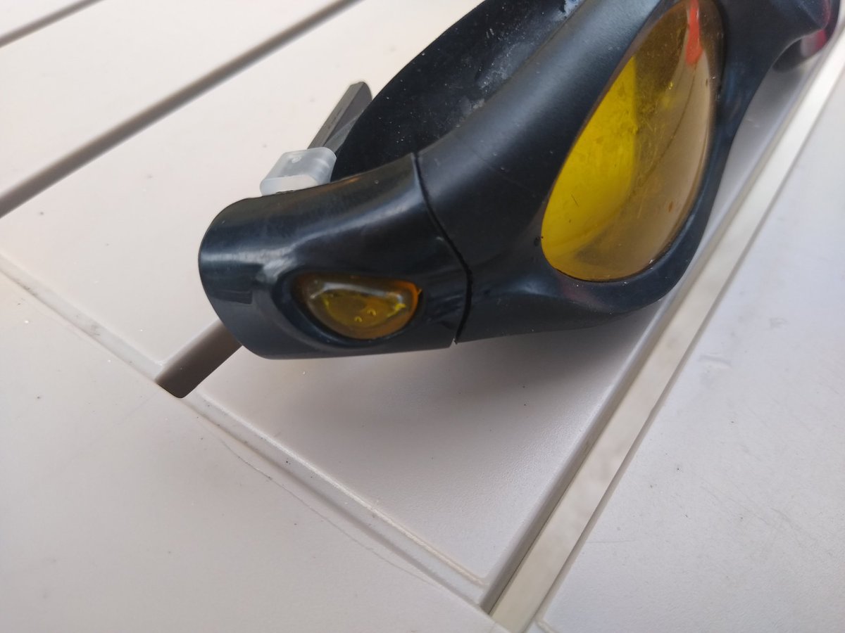 dwarfparatri's tweet photo. Hey @blueseventy I was having an OWS this morning and when I went to adjust my goggles, they came apart. Now I'm missing the covering over the end that flipped off. Is this a part I can replace or will I need to scrap these? Thanks in advance #blueseventy https://t.co/6WtVacjbHL