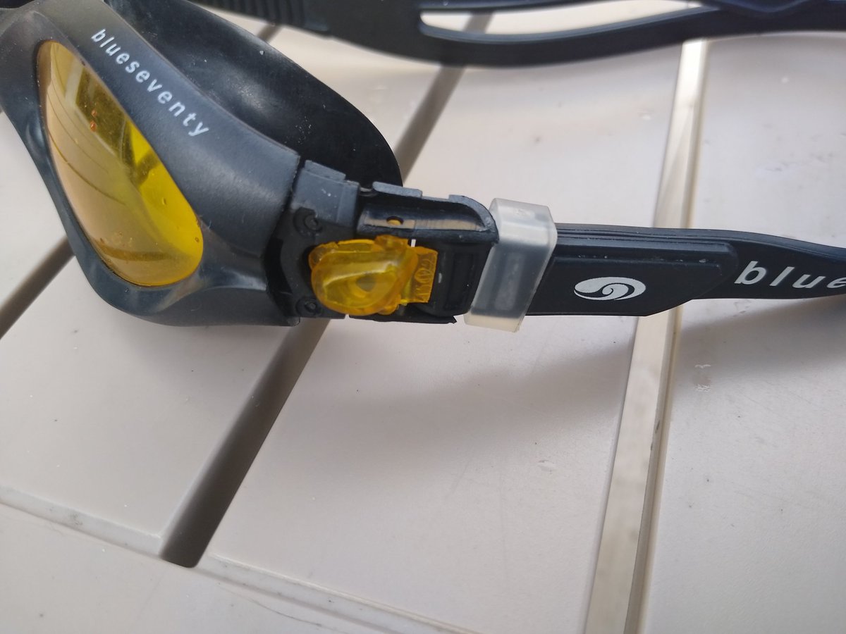 dwarfparatri's tweet photo. Hey @blueseventy I was having an OWS this morning and when I went to adjust my goggles, they came apart. Now I'm missing the covering over the end that flipped off. Is this a part I can replace or will I need to scrap these? Thanks in advance #blueseventy https://t.co/6WtVacjbHL