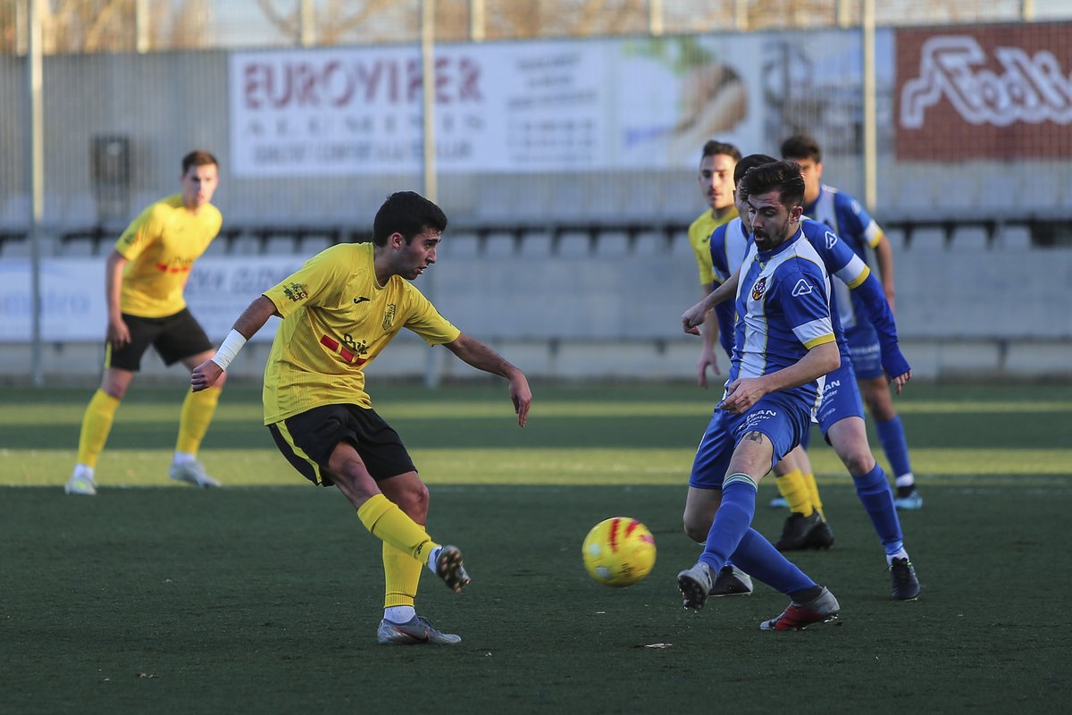 FCF_CAT's tweet photo. ⚠️ OFICIAL | 🗓️ Els calendaris de Primera i Segona Catalana de la temporada 2020-2021 ‼️

⚽️ Contra qui començarà la lliga el teu equip❓

🔗 Coneix-los a https://t.co/VB1GzbYFXJ

#futbolcat #1cat1 #1cat2 #2cat1 #2cat2 #2cat3 #2cat4 #2cat6 https://t.co/v9ayCRGc1p