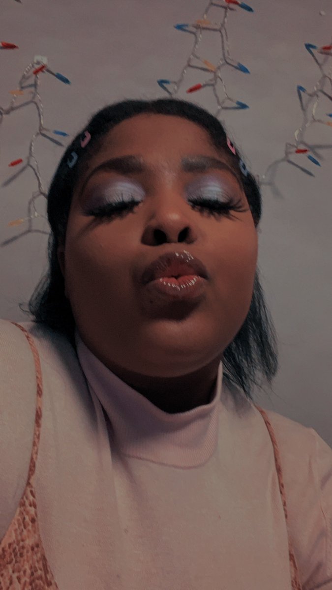TianaSt_'s tweet photo. Today was a vibe #straightnatural #makeup #melanin https://t.co/BdzPJTrbro