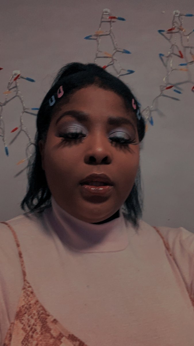 TianaSt_'s tweet photo. Today was a vibe #straightnatural #makeup #melanin https://t.co/BdzPJTrbro