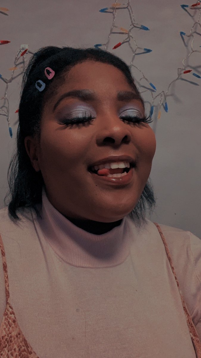 TianaSt_'s tweet photo. Today was a vibe #straightnatural #makeup #melanin https://t.co/BdzPJTrbro