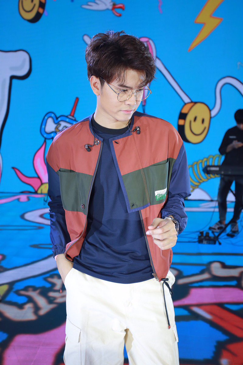hydeoutnow's tweet photo. แถมอีก พรุ่งนี้พลาดไม่ได้จริงๆนะคะ
รอชมพร้อมกันพรุ่งนี้ที่หน้าจอ 14:00น. ผ่าน #TrueID 
#True5G #ข้าวตราฉัตร
#NontTanontItsYours Special Interactive Live 

#1DayToNONTItsYoursLive https://t.co/jN7rE4cge6