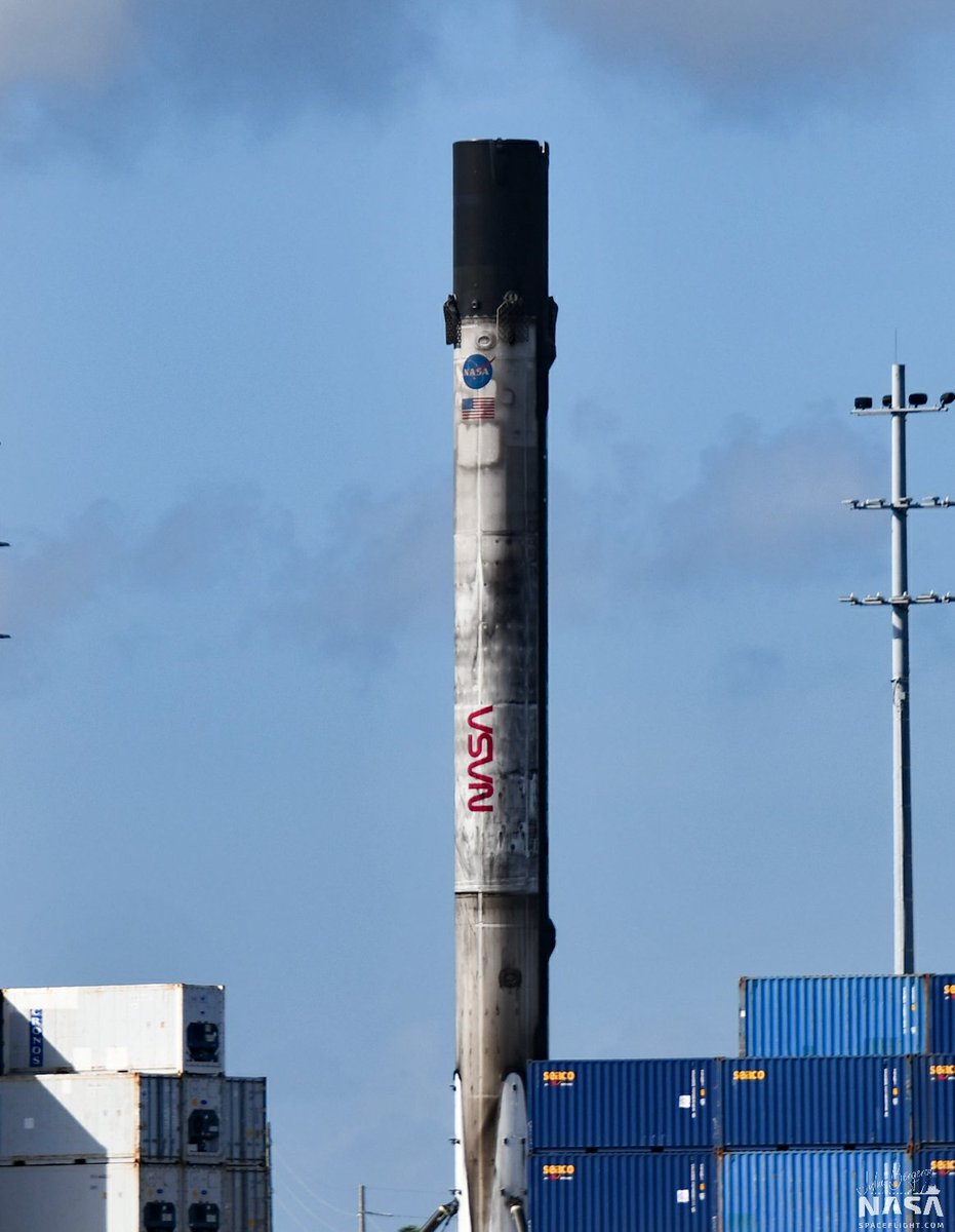 julia_bergeron's tweet photo. The Meatball and Worm live on past DM-2. #SpaceX #B1058 https://t.co/vPcNOdD6Oa