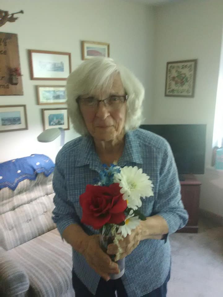 GSNEO's tweet photo. Troop 90094 sent residents at Mulberry Gardens flowers for their take action project. How thoughtful, thank you girls! #GSNEOPositivityProject https://t.co/b6HezBiuqf
