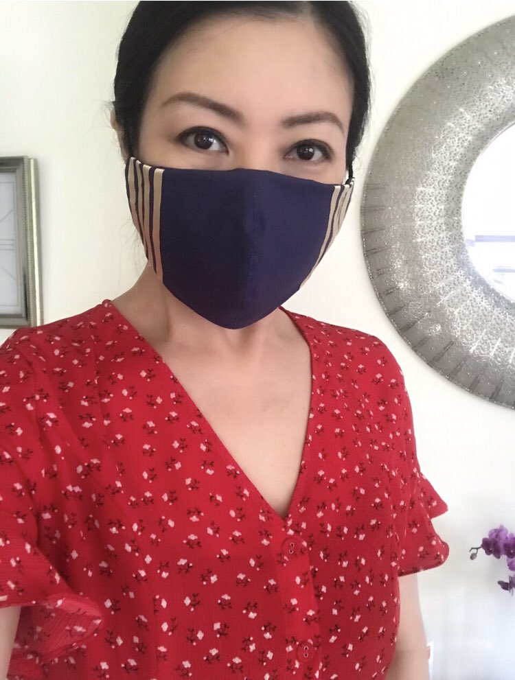 yukicoxo's tweet photo. It’s Mandatory Mask Day in England today! 😷

Though Gold is not the favoured colour by most - it’s certainly growing on me 🤩

#YukiMasks #PilotMask https://t.co/KgFN0IlDxQ