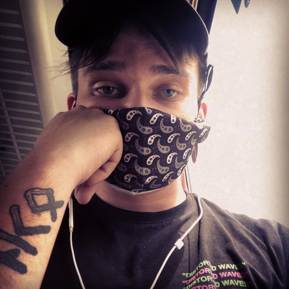 Zico752's tweet photo. Waiting for the doc 💉 https://t.co/XNLaGCIsPX