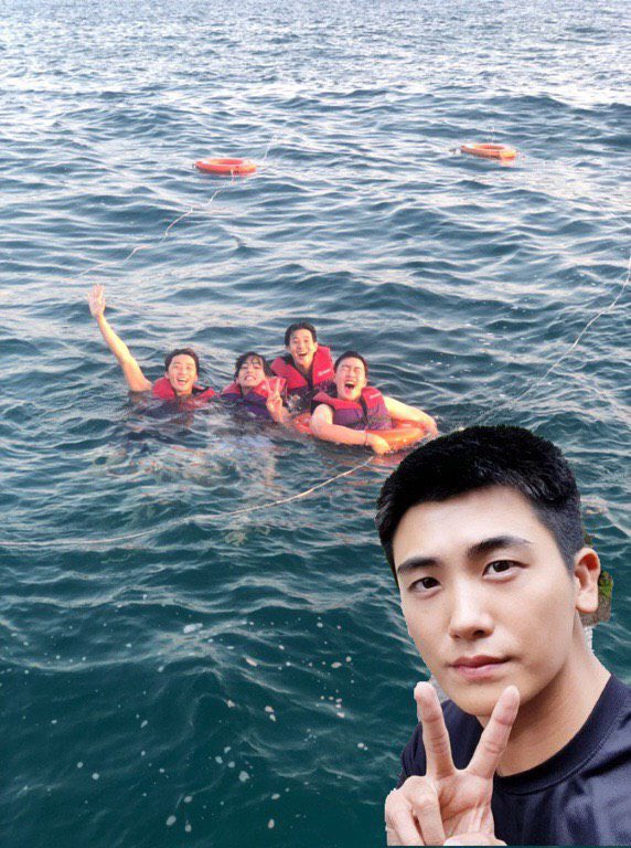 When hyungsik couldn’t join them in their trip, they edited him to their group photo