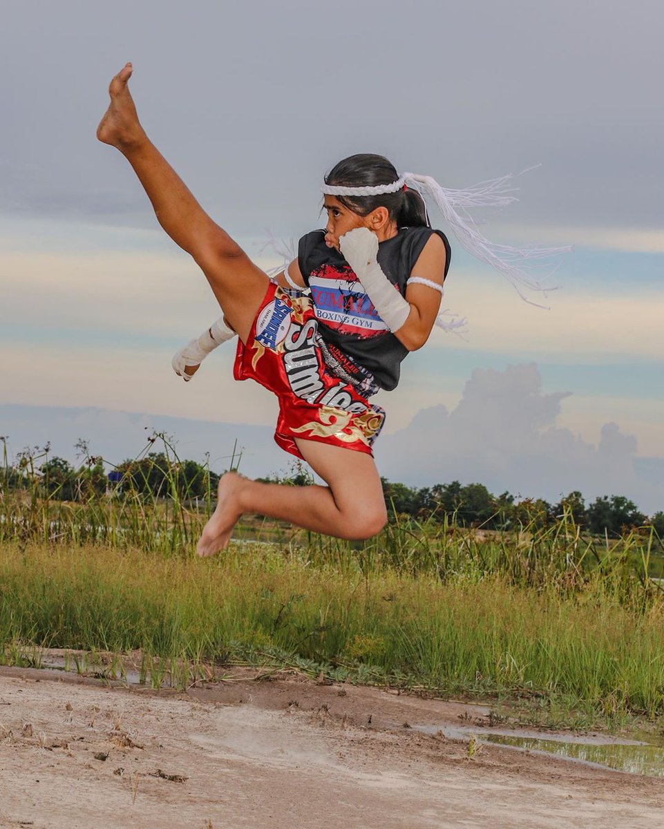 Muaypro's tweet photo. Muay Thai Warrior 💥

https://t.co/Lhu9h9gx3S
Your Muay Thai Guide

#muaythai #kickboxing #boxing #fullcontact #ufc #mma #martialarts #thaiboxing #workout #sports #muaypro #fighter #extremeshot #warrior #muaythaifighters #thaiboxer https://t.co/pxVc770e11