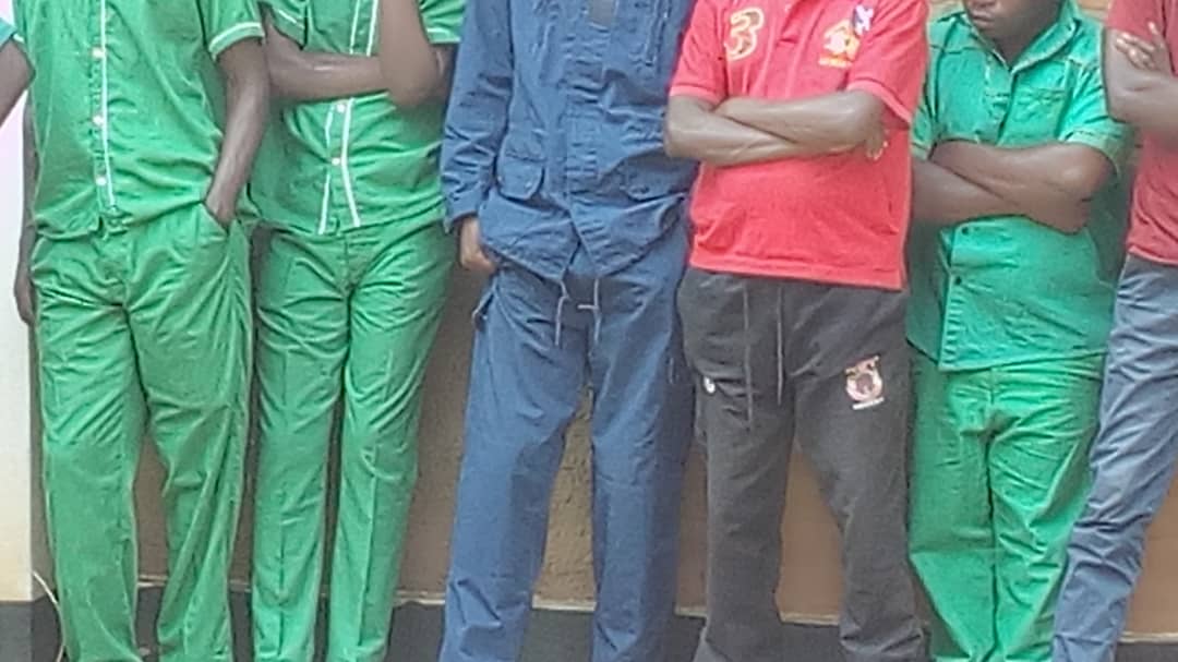 BurundiNet1's tweet photo. #Burundi #Burundi2027 Les parôles du Ministre de @BurundiMIDCSP contre la corruption commencent à se traduire dans les faits: 19 policiers et 04 administratifs révoqués, 04 policiers dont 02 officiers sous enquête. #BurundiDev https://t.co/1thrbzuZLo