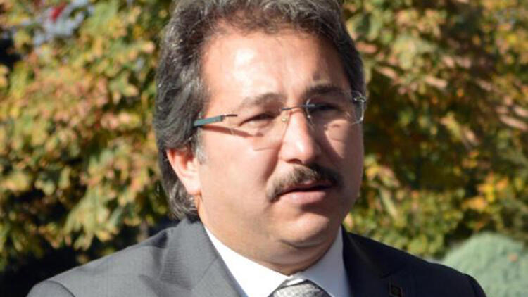 Hurriyet's tweet photo. Kayseri İl Sağlık Müdüründen koronavirüs uyarısı: Çay ikramlarını iptal edelim https://t.co/YTpqUifgQO https://t.co/URHT1tZcfe