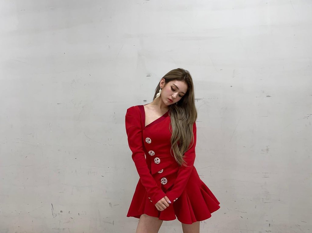SOMITH_'s tweet photo. [SOMISTAGRAM] 200724.🌻🌼
somsomi0309 ig update

คุณคนสวยเขาแวะมาบอกรักซมมงชิค่ะ❤

@somi_official_ 
#SOMI #소미 #전소미
#WHATYOUWAITINGFOR https://t.co/qjBQ0O5aZh