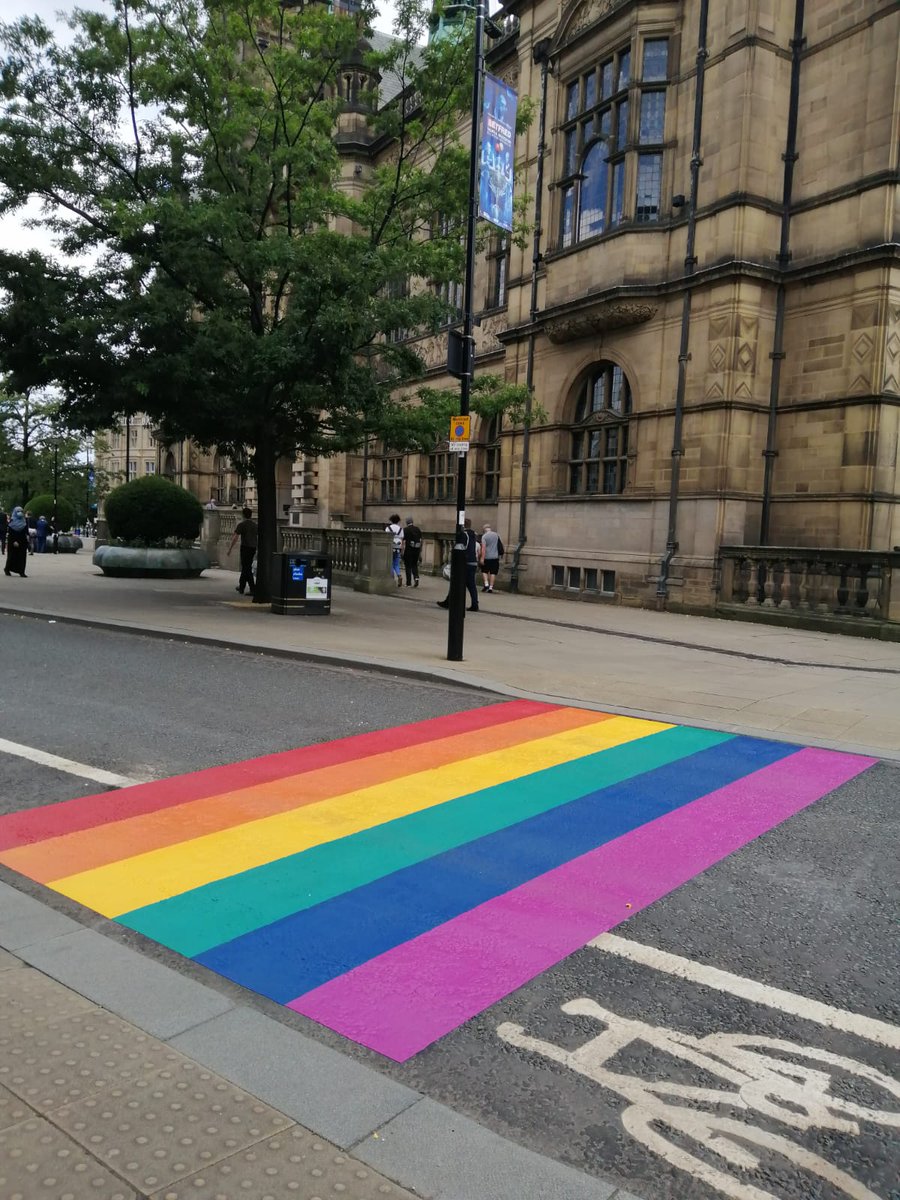 #Sheffield looking a little more colourful today with the new #LGBT #RainbowCrossing outside the town hall 

@pride_in_sheff @LGBTSheffield @SAYiTSheffield 

🏳️‍🌈❤️🧡💛💚💙️💜🏳️‍🌈

#SheffieldIsSuper #LWithTheT #Pride #PrideMonth #PRIDE2020 #PrideMonth2020