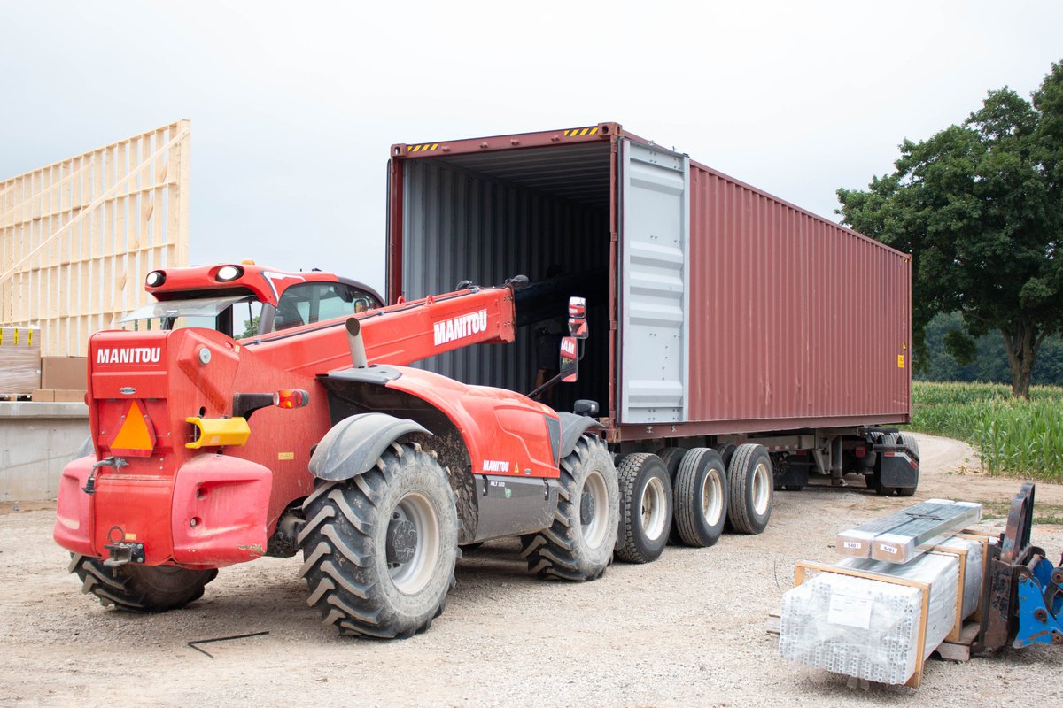 Ruby360Ltd's tweet photo. The beginning of another #Salmet enriched layer system installation in Southwestern #Ontario. Containers on site✅ @MuntersGroup fans roughed in✅ Barn construction✅. Talk to #Ruby360 about your upcoming project. #eggs #oeuf #swo #ontag https://t.co/9iUNJvvNGj