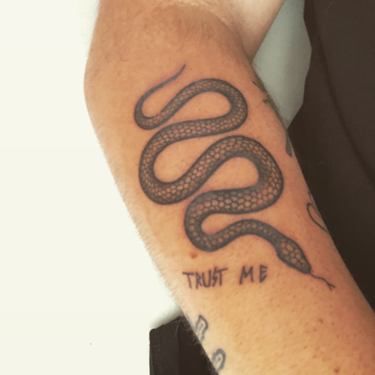Zico752's tweet photo. Rule No.1 - Trust none https://t.co/Km5f75cdD7