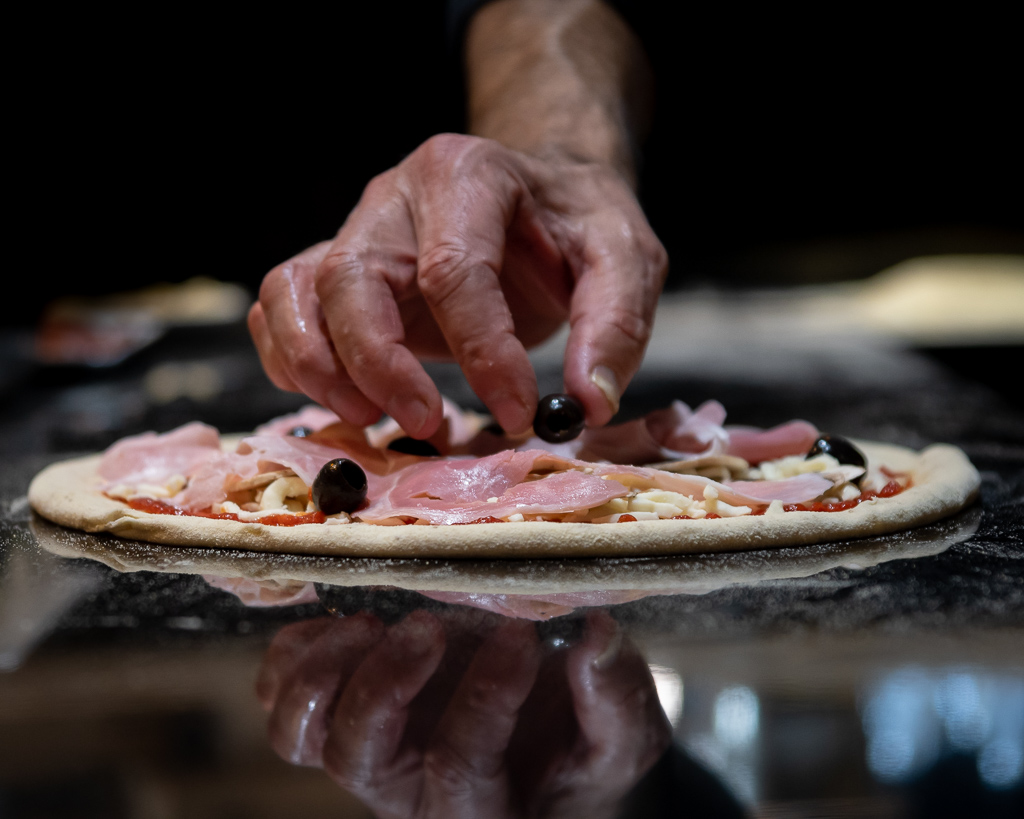 L'olive sur la #pizza, c'est un peu la cerise sur le gâteau !
pizza-mongelli.com
