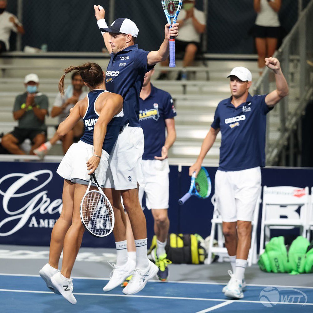 WorldTeamTennis's tweet photo. #WTT2020: When good bumps go wrong! 🤣 #EveryBumpCounts https://t.co/lwvTip5kza